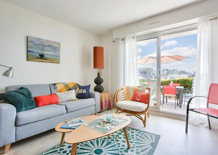25m de la plage, vue mer, appartement pour 4